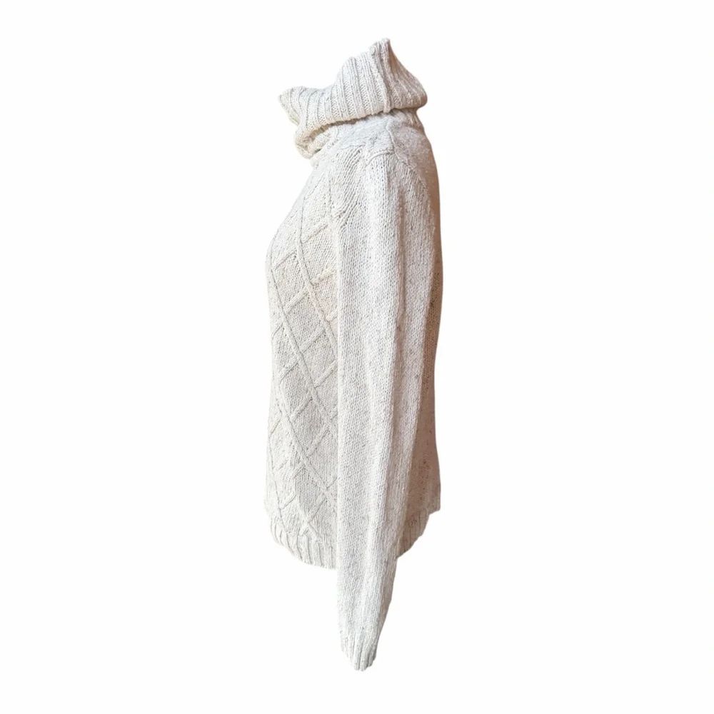Late 1990s/Y2K Jones New York Signature Oatmeal Chunky Cable-Knit Turtleneck Swe